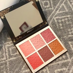 NEW OPVBeauty London Born to shine palette